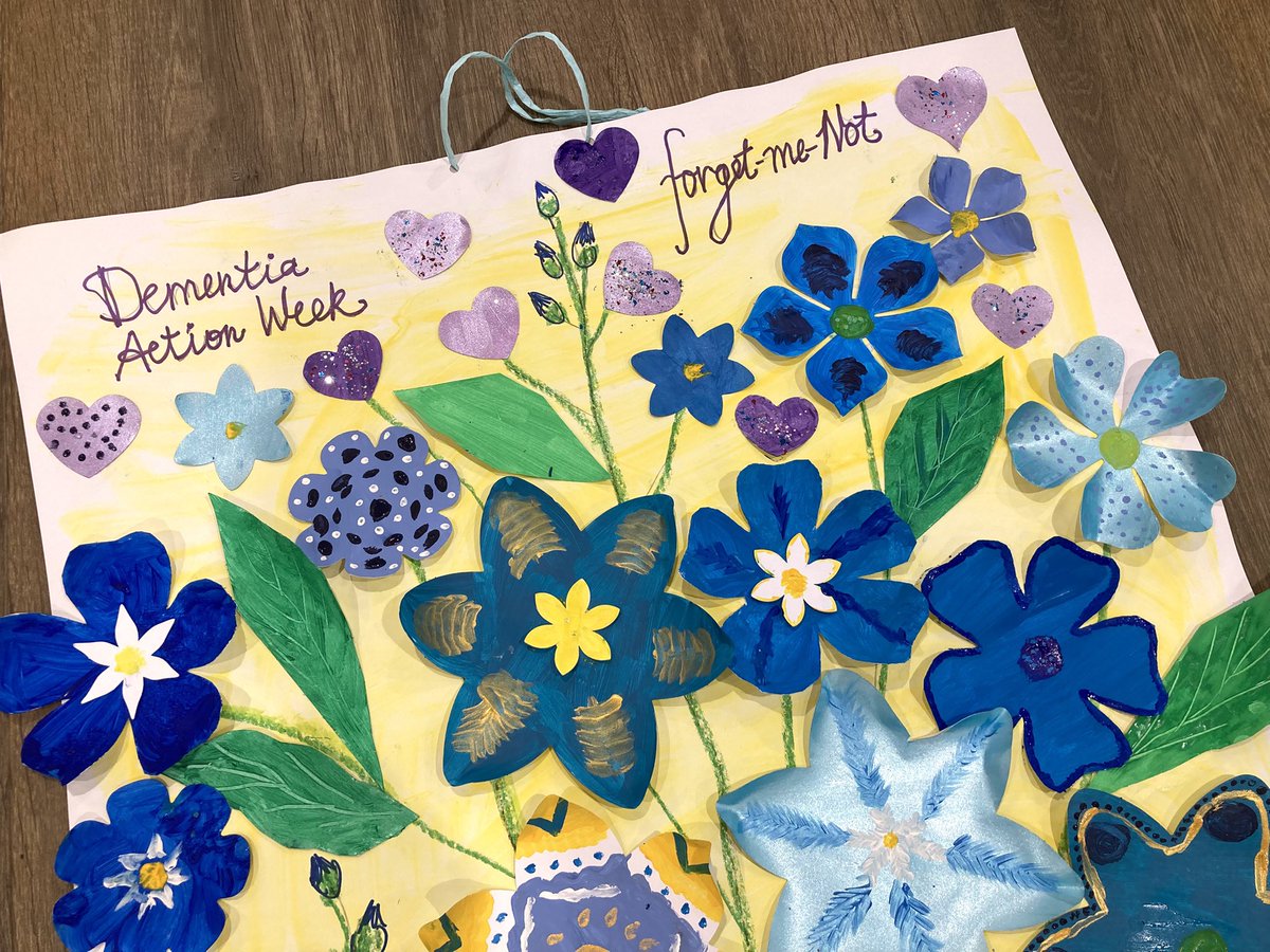 MojoWorcester's tweet photo. How pretty!!! 🤩 Totally amazed how the same project can look so different but always beautiful!! 😍 
Midweek on #DementiaAwarenessWeek #dementiaactionweek 
Love it!!!!
#residentswellbeing
#carehomes
#WellBeing
#artsanscraftsincare
#artivitycoordinators
#artsinhealth https://t.co/FoCUBj182c