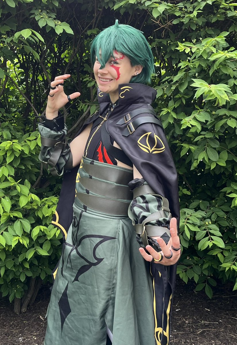 dark_emblem_cos's tweet photo. “Let’s get this pain party started!!!”

Cosplayed as Griss this weekend at #ACen2025!! 

“Live as a Hound, die as a Hound”— Griss will always be my favorite cosplay! 🖤

#cosplay #grissfireemblem #fireemblemengage https://t.co/lrbElgagxz