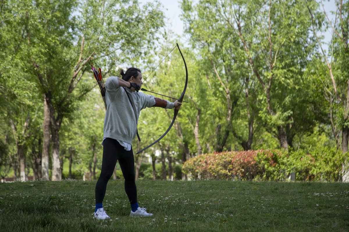 Deerseeker archery Outlander longbow- 64in size.
deerseekerarchery.com