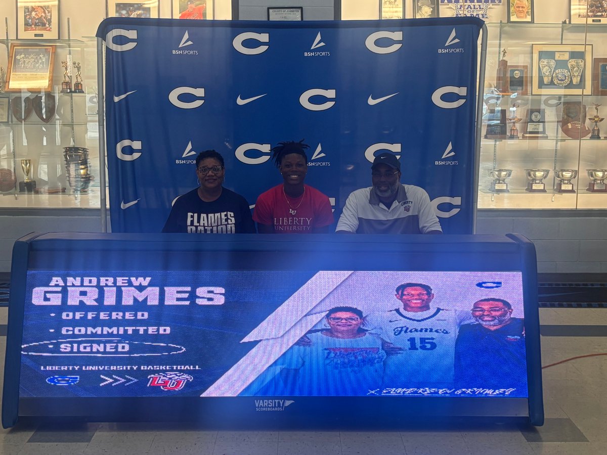 Congratulations to Andrew Grimes who was recognized last night for officially signing to play 🏀 at Liberty University!  We are so proud of you Andrew and know you will do amazing things in your career at Liberty!  Congratulations!

#GoComets
