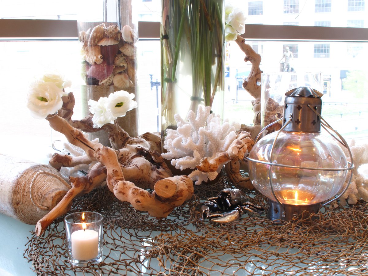 ArtoftheEvent's tweet photo. Set sail with our Nautical Buffet! Vintage lanterns, driftwood, boat netting, and seashells create a coastal dining experience. Perfect for seafood events, maritime celebrations, or New England-themed corporate gatherings. #ArtOfTheEvent #NauticalDecor #EventDetails https://t.co/apDZE0AwUp