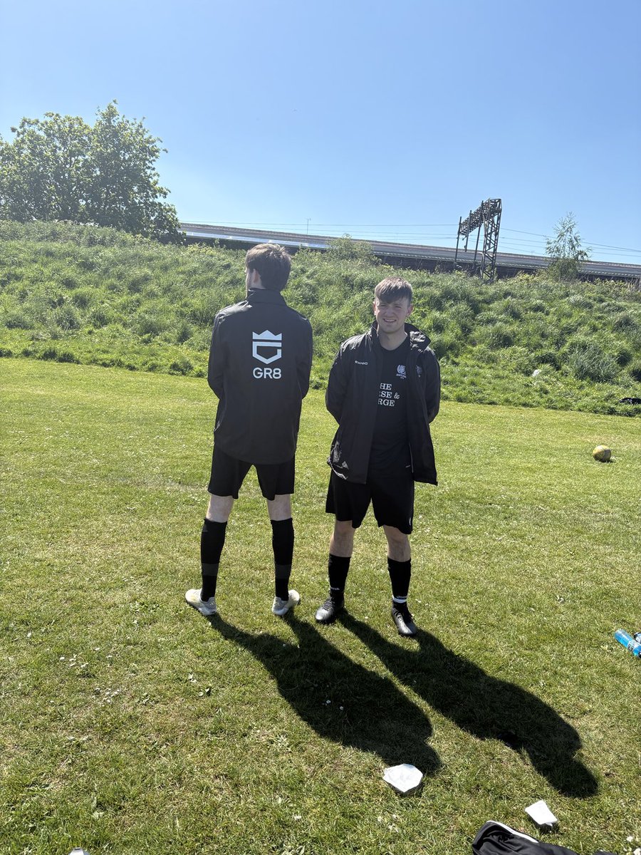 AntonineAFC's tweet photo. Our new subs jackets sponsored by GR8 Electrical,much appreciated 👏👏 https://t.co/UxRPBFeAP0