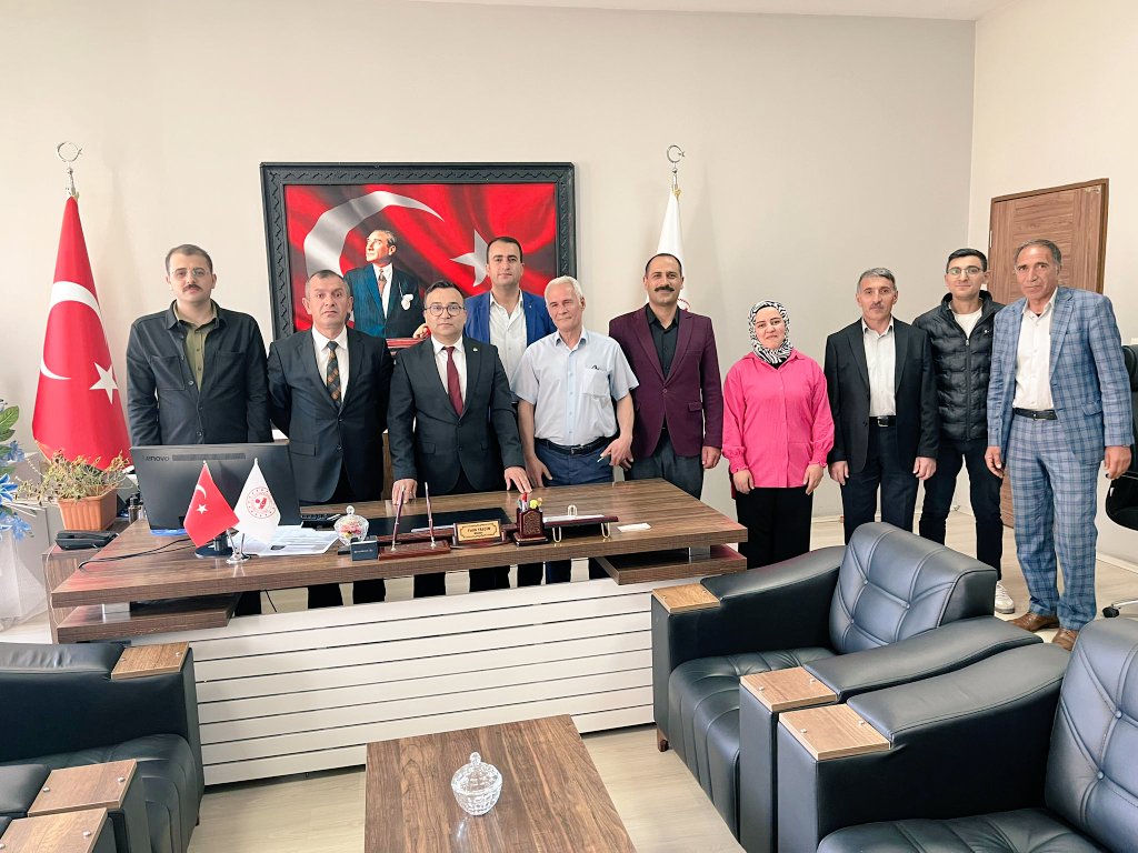 patnos_ilce's tweet photo. İl Nüfus ve Vatandaşlık Müdürü Sayın Murat BAKİ'nin İlçe Nüfus Müdürlüğümüzü ziyareti. @TCNufus @AgriValilik @patnos_004 @agrinufus @Fatihya004 https://t.co/Mokb67PQ5o