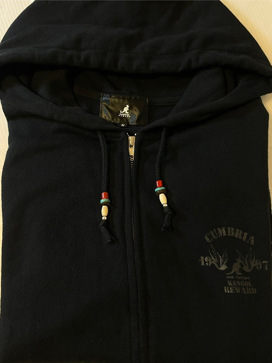 bobcya1's tweet photo. 健太郎くんのツバメつきの
カンゴールパーカーを
STUDIO T&Y の
#パーカービーズ でアレンジ!
真っ赤なホワイトハートとターコイズは間違いない組み合わせ👍🏻
ヒモを通すのに苦労したけど💦
可愛くなりました!
#studiotandy https://t.co/FQI8EbcxmT