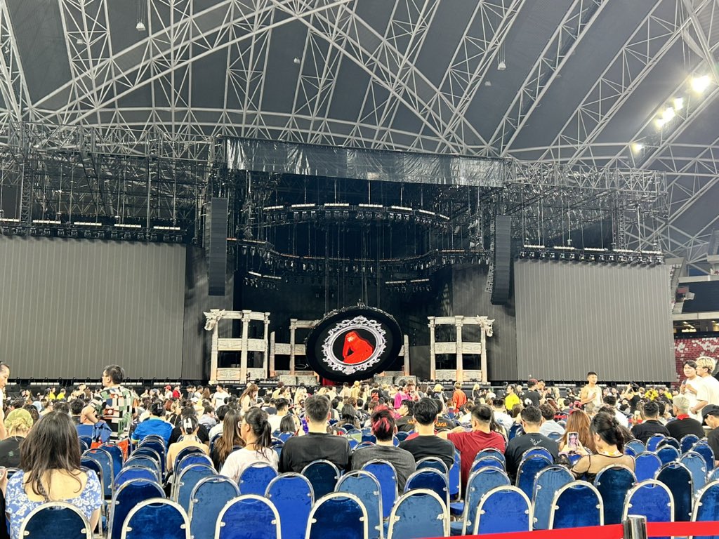 HeavyMetalRay's tweet photo. Seated for Mother. MAYHEM SINGAPURA https://t.co/4llqS2yvFS
