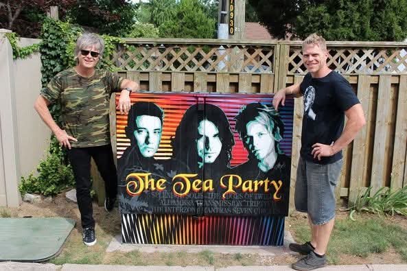 RaveDrool's tweet photo. Happy International Tea Day!

Artist David Creed took part in LaSalle's Neighbourhood Murals project in 2017, celebrating @theteapartyband! 

Cheers!
Karine ☕️ 

#internationalteaday 
#LaSalle #timefortea #teaparty https://t.co/LShA1QNPjY