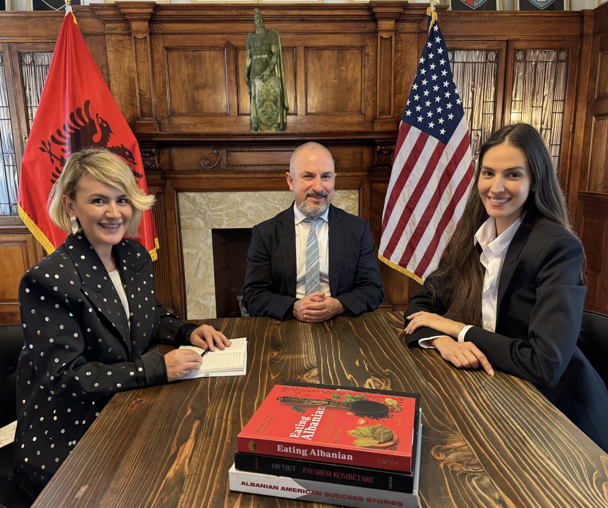 NiniBushati's tweet photo. Shqipja Fluturon Lart ⭐️⭐️ 🇦🇱 We Celebrate Proud of Our Strength & Heritage!
Meeting two remarkable Albanian Eagles: Emina Cunmulaj & Ilva Tare.
#AlbanianHeritage #WomenOfImpact #StrongerTogether #HonorAndCulture #AlbanianPride
#Krenar #Shqiperia #USA #WashingtonD https://t.co/4sVaGuJYl0