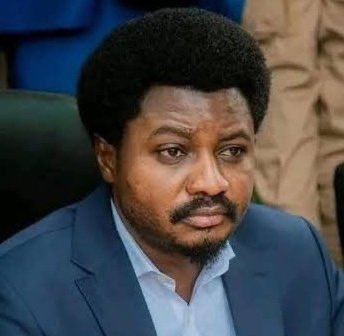 Bibishe6's tweet photo. #RDC, entre conflit d'intérêt, justice ou règlement des comptes ??? Mvonde réussit à avoir la tête de @ConstantMutamba. Kasongo yeye... 🏃‍♀️🏃‍♀️🏃‍♀️ https://t.co/pHvYNq0udf