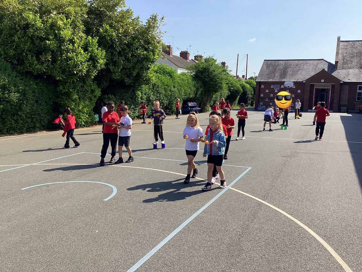 knightontmet's tweet photo. #Bloomfieldclass had a great PE session practising games ready for sports day! #character #courage https://t.co/xyRjVeQd71