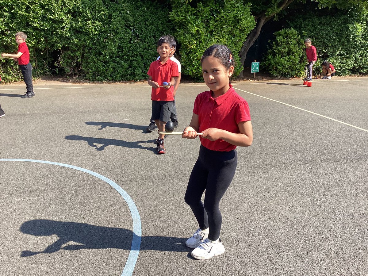 knightontmet's tweet photo. #Bloomfieldclass had a great PE session practising games ready for sports day! #character #courage https://t.co/xyRjVeQd71