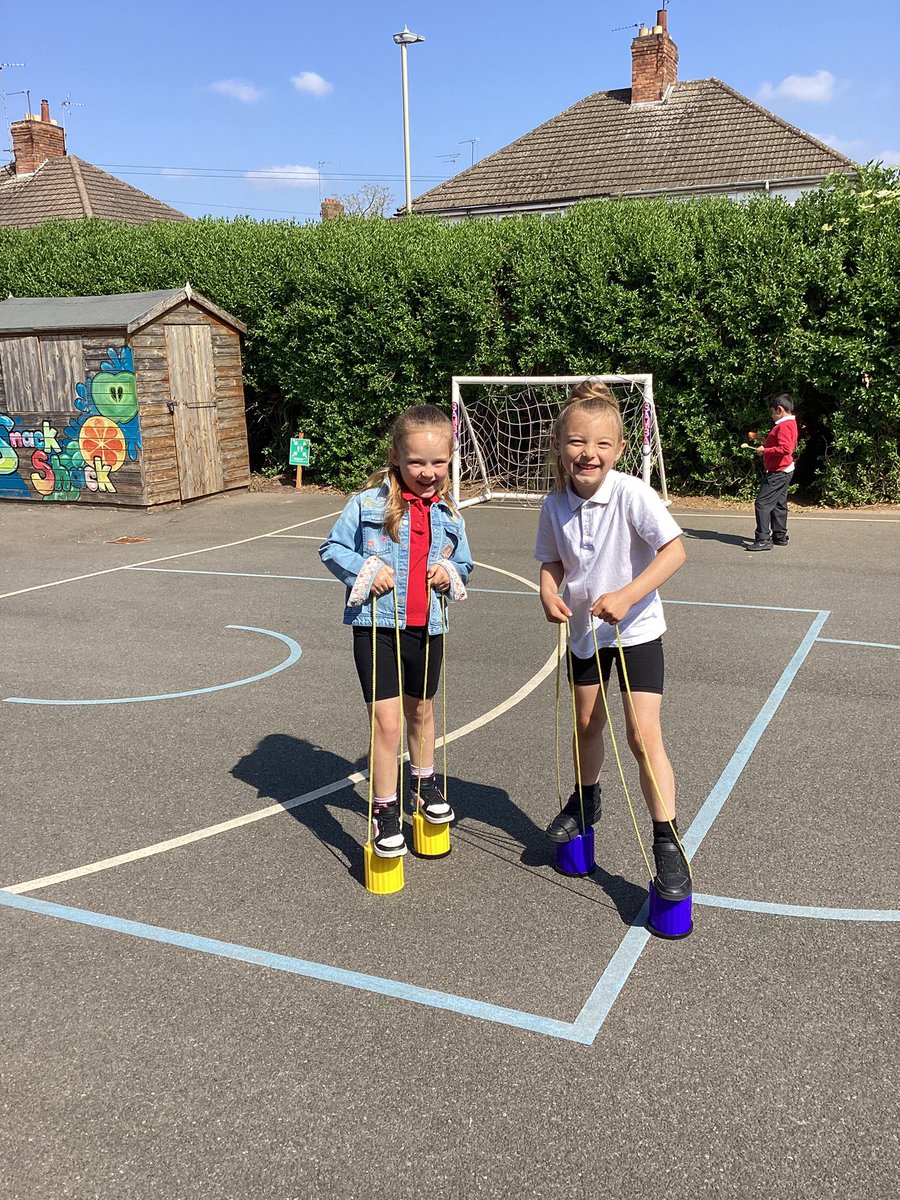 knightontmet's tweet photo. #Bloomfieldclass had a great PE session practising games ready for sports day! #character #courage https://t.co/xyRjVeQd71
