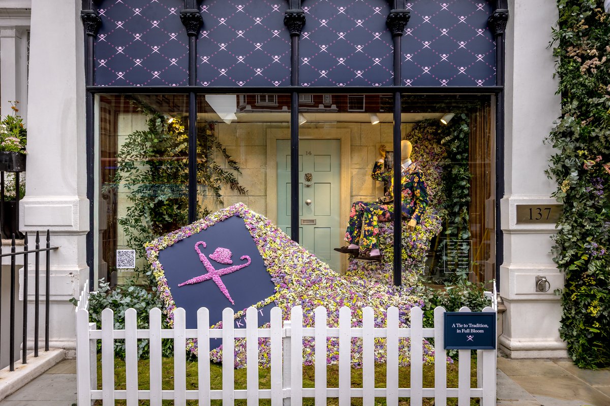 Discover Hackett London’s ‘A Tie to Tradition’ for Chelsea in Bloom:
Our 2025 floral display transforms the gentleman’s tie into a living sculpture of colour and form. 

#HackettLondon #HowToHackett
Vote here: bit.ly/3ScuXBN