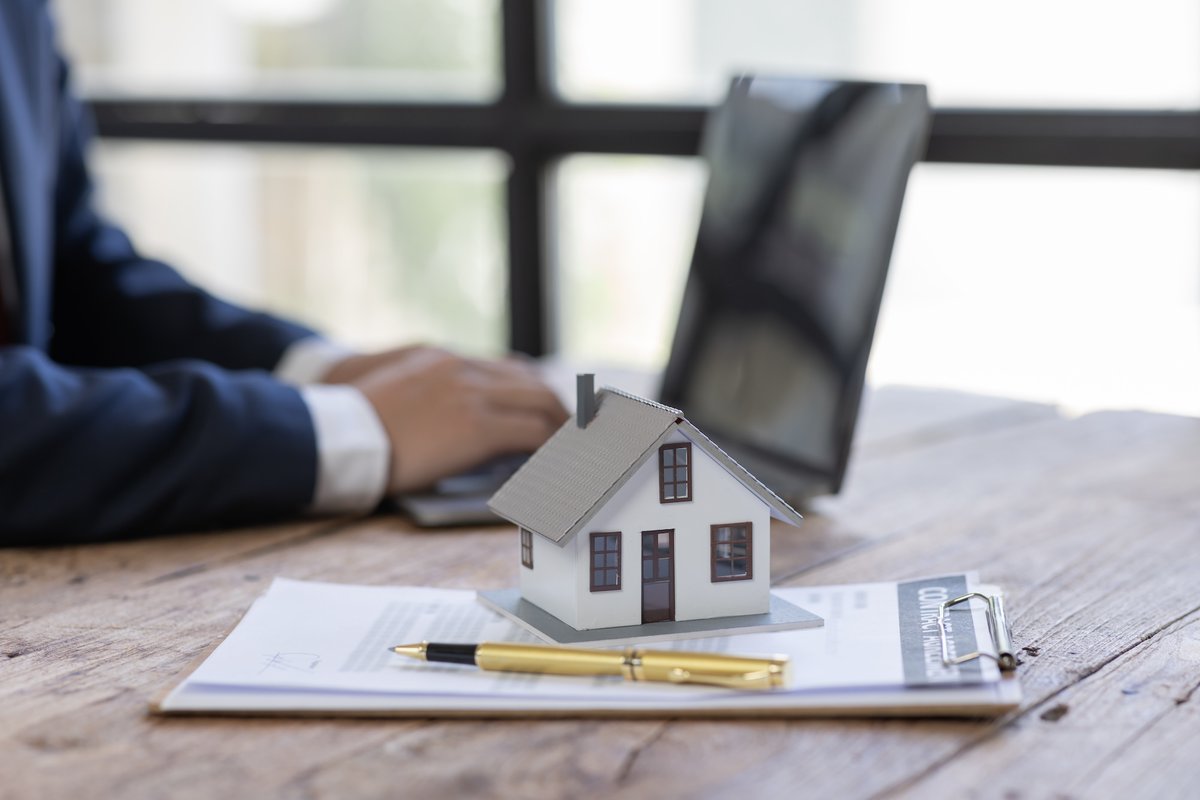 Trusting a Zestimate? 🤔
Before you price your home or make an offer, learn how accurate Zillow’s estimates really are.
(Spoiler: It depends.)
📊 Here’s what to know before relying on a Zestimate: hubs.li/Q03nl0hY0