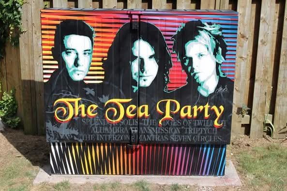 RaveDrool's tweet photo. Happy International Tea Day!

Artist David Creed took part in LaSalle's Neighbourhood Murals project in 2017, celebrating @theteapartyband! 

Cheers!
Karine ☕️ 

#internationalteaday 
#LaSalle #timefortea #teaparty https://t.co/LShA1QNPjY