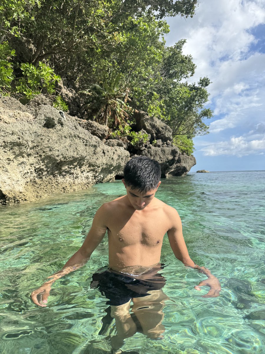 gusto ko mag dagat, but with who?😩