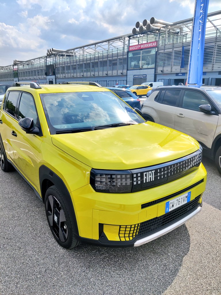 Company Car Drive tweet media