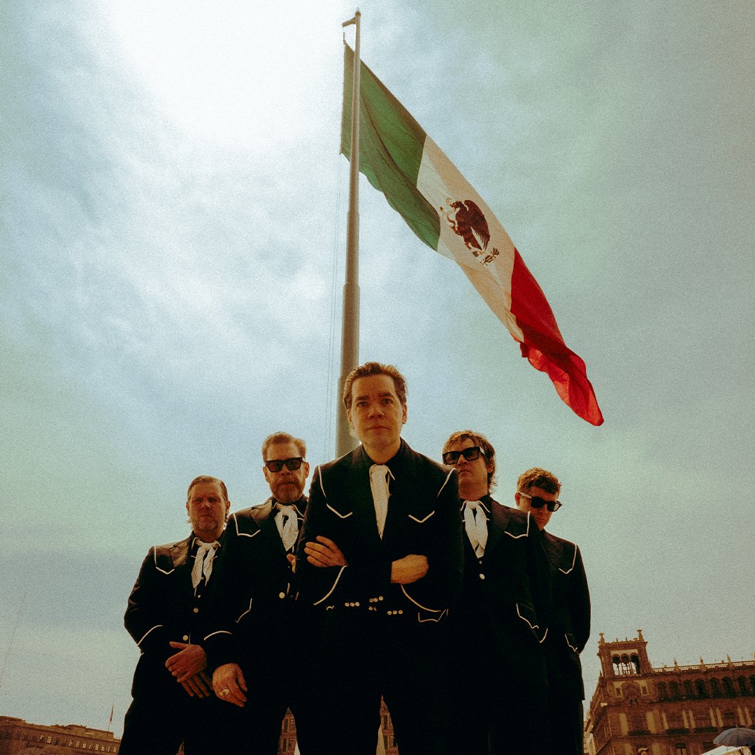 TheHives's tweet photo. Mexico! We are thinking about you as much as you are thinking about us. 🫶🏻🫶🏻🫶🏻. Our last show there was the biggest we’ve ever done. Were we happy with that? NO! We want bigger. Therefore we have teamed up with  My Chemical Romance tomake it bigger than very big. February 13th. https://t.co/EeGigxD5yd