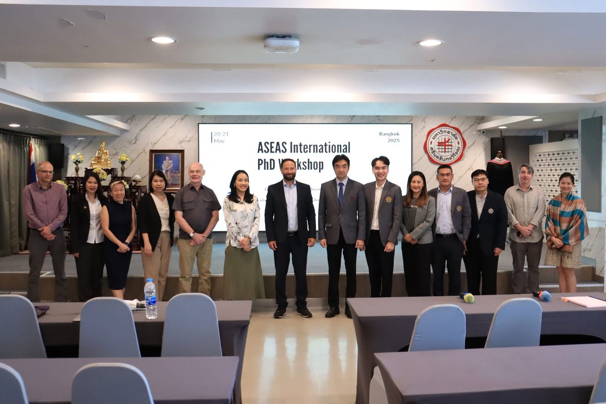 ASEAS_UK's tweet photo. ✨Highlights✨ from ASEAS PhD Workshop Day 1 in Bangkok. This year, we partner with Srinakharinwirot University having six senior academic advisors including Dr Adam Tyson, ASEAS chair, who give research advice and feedback to this year’s participants #ASEAS #PhDworkshop https://t.co/2Du0Ht7jul