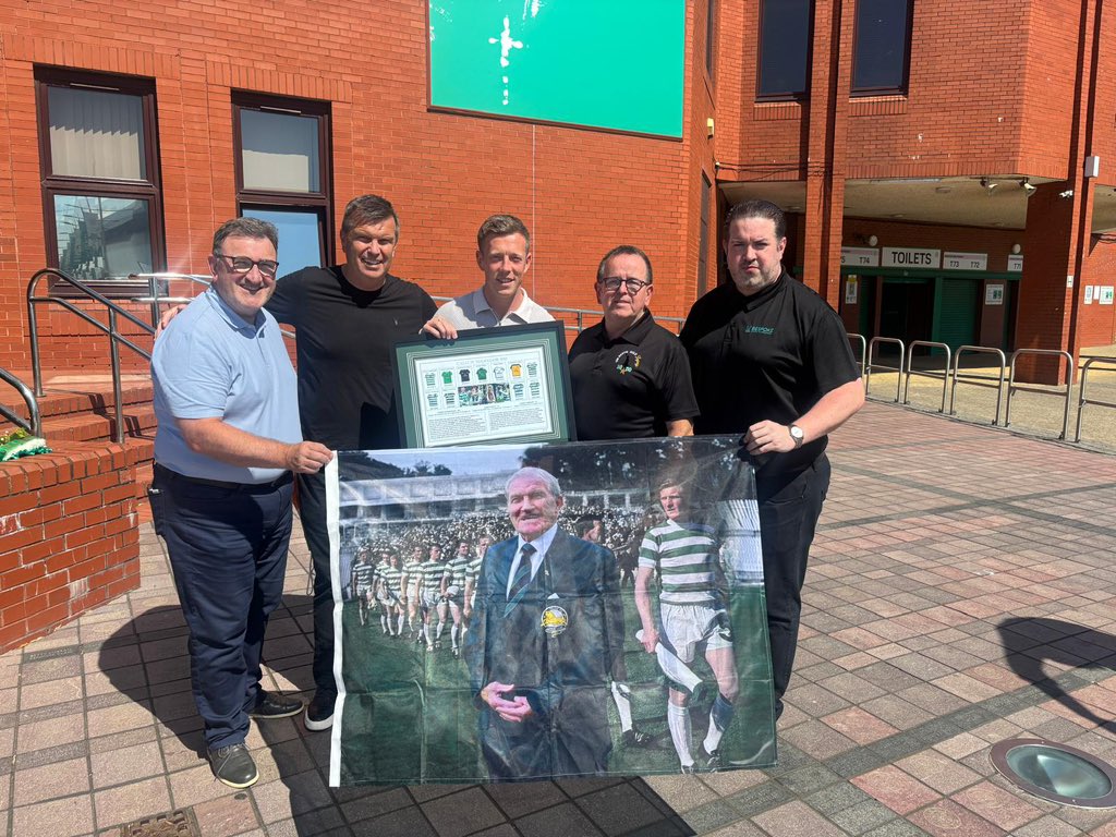 We were absolutely delighted to present Celtic captain Callum McGregor with a gift from the Bertie Auld Legacy today after reaching the phenomenal milestone of 500 games in the green and white hoops this season