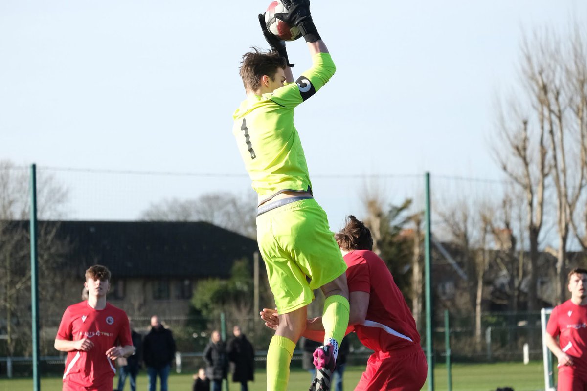 Name: Alfie Fitzearle
Age: 18
Position: GK
Previous Clubs: Hutton, Springfield, Hutton 23s, Chelmsford u18, Barking Abbey Sixth form
Looking for: Step 6+
Essex area