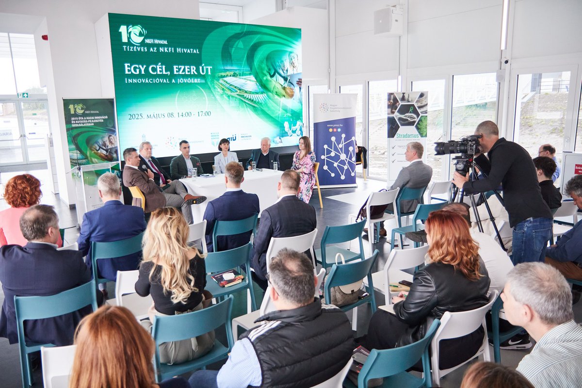 medicorzrt's tweet photo. Dr. Steiner Arnold részt vett az Egy cél, ezer út – Innovációval a jövőért - című konferencián, amely a 10 éves Nemzeti Kutatási, Fejlesztési és Innovációs Hivatal (NKFI Hivatal) jubileumi rendezvénysorozatának első eseménye volt. https://t.co/OWpY9azQVn