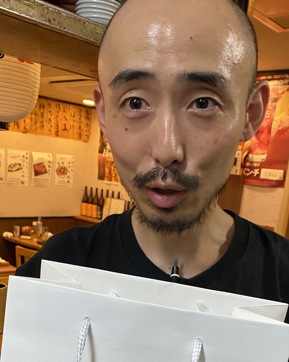 さしいれいただいた🧑🏻‍🦲
心折れそうだったから
めっちゃ嬉しかった泣泣
ありがとう ありがとう
G O D I V A  G O D I V A