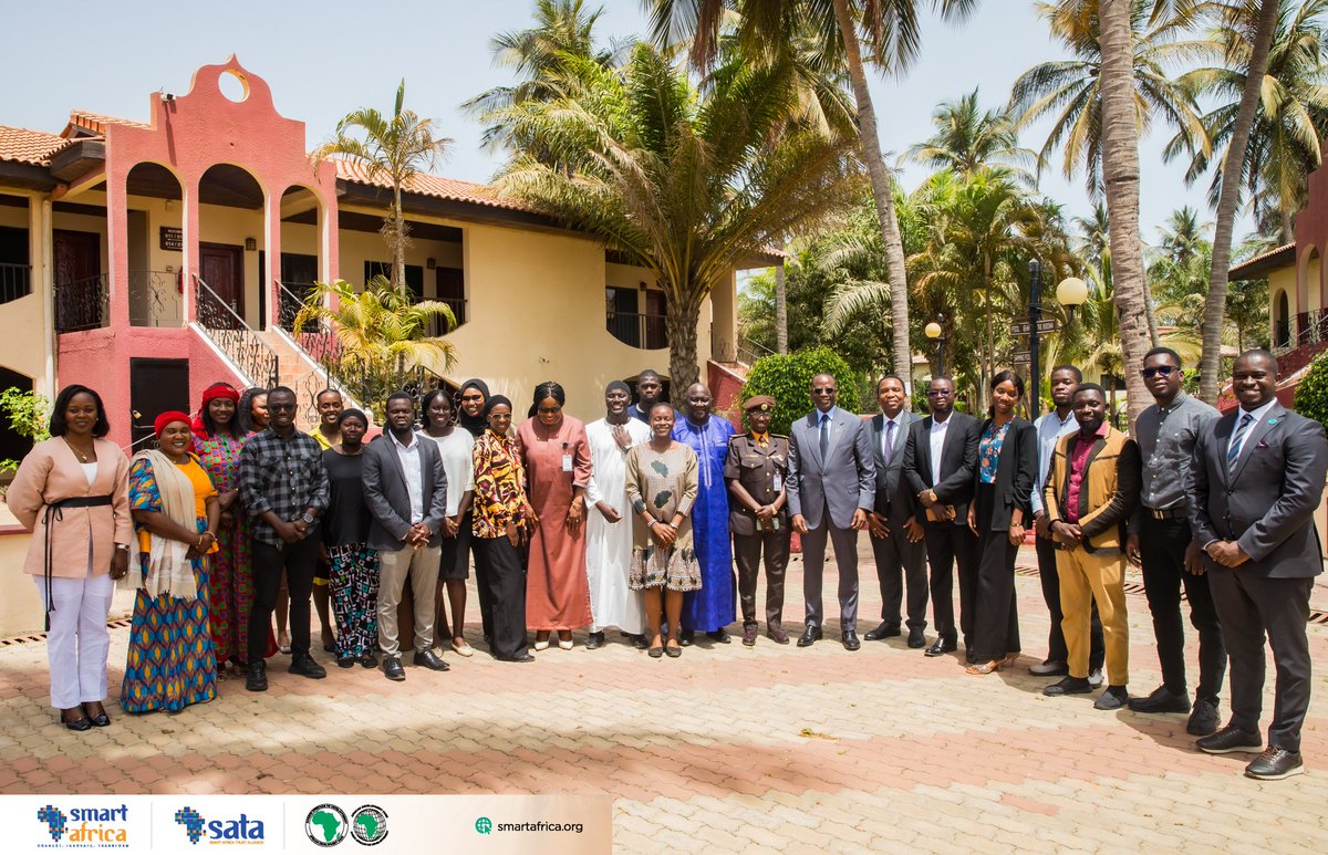 satasmartafrica's tweet photo. The 8th country engagement visit under the #IDECT project is underway in #TheGambia! The objective is to assess the current state of digital payments and e-commerce in order to boost cross-border trade in #Africa.

#SmartAfrica #Ecommerce #DigitalPayments 
@MoCDE_Gambia https://t.co/S05yd6wzjp