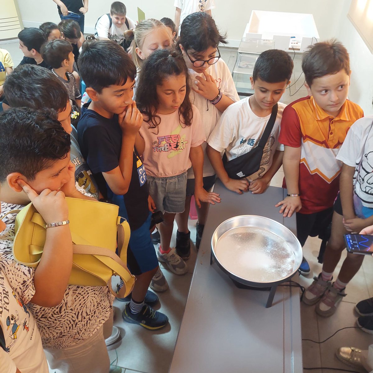 Mersin Bilim Köyü (@bilimkoyu) on Twitter photo Öğrencilerimizi ağırlamaya devam ediyoruz. Vali Şenol Engin İlkokulu 3. sınıf öğrencileri ziyaretimize geldi. Öğretmenimize ve öğrencilerimize teşekkür ederiz.🤗
<a href="/tcmeb/">Millî Eğitim Bakanlığı</a> <a href="/MersinValiligi/">Mersin Valiliği</a> <a href="/MersinMEM/">Mersin İl Millî Eğitim Müdürlüğü</a> <a href="/MezitliMEM/">Mezitli MEM 🇹🇷</a> <a href="/fazilet_durmus/">Fazilet Öğretmen 🇹🇷</a> Öğrencilerimizi ağırlamaya devam ediyoruz. Vali Şenol Engin İlkokulu 3. sınıf öğrencileri ziyaretimize geldi. Öğretmenimize ve öğrencilerimize teşekkür ederiz.🤗
<a href="/tcmeb/">Millî Eğitim Bakanlığı</a> <a href="/MersinValiligi/">Mersin Valiliği</a> <a href="/MersinMEM/">Mersin İl Millî Eğitim Müdürlüğü</a> <a href="/MezitliMEM/">Mezitli MEM 🇹🇷</a> <a href="/fazilet_durmus/">Fazilet Öğretmen 🇹🇷</a>
