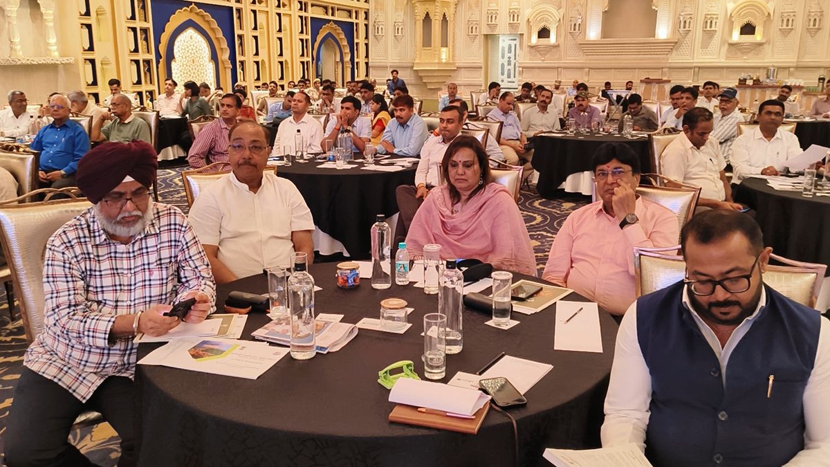 EnvironmentPib's tweet photo. Union Minister @moefcc Shri @byadavbjp unveils Detailed Action Plan for Aravalli Landscape Restoration

"Adopt Whole of Government and Society Approach for Aravalli Restoration", says Shri @byadavbjp 

Read more:-https://t.co/UGuFYKida8

#BiodiversityDay 
#environment https://t.co/FatE3Vm7kr
