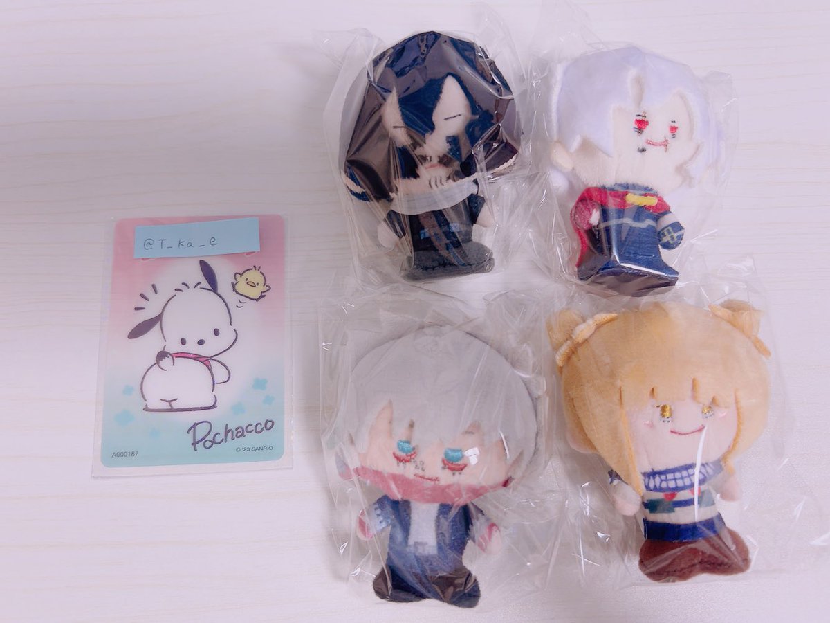 T__ka__e's tweet photo. @1
僕のヒーローアカデミア　ヒロアカ　kinokos mini  交換

✴︎譲
ver.B 相澤、死柄木、荼毘、トガ

✴︎求
ver.A 轟、飯田

都内手渡しでのお取引希望。
2：2で交換できる方を優先させていただきます。
ver.違いですが、交換できる方いましたらお気軽にお声かけください。 https://t.co/bQqL8WEPTP