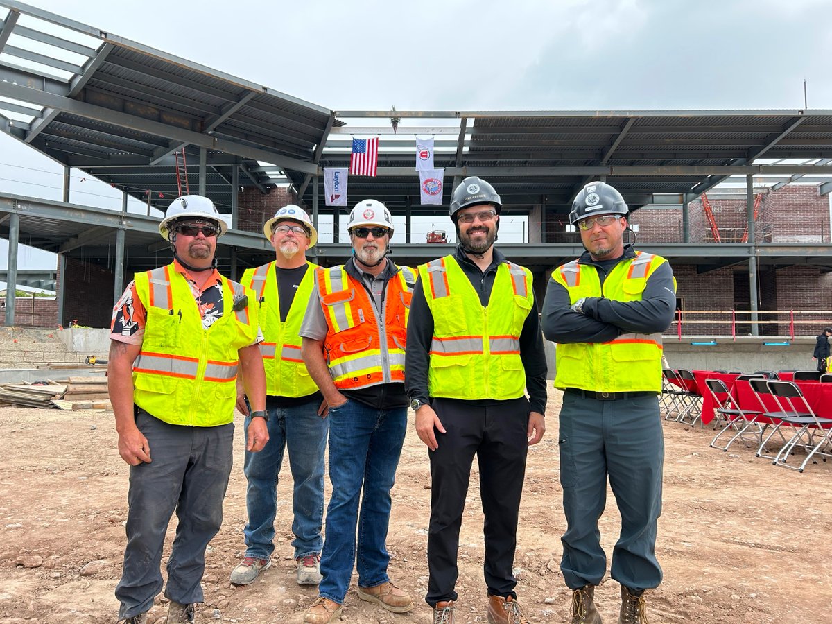 suresteel's tweet photo. We’re excited to hit a major milestone with the topping out of the @UUtah Baseball Stadium! This project is rounding third and heading for home, and we can’t wait for the Utes to take the field in their new home turf. Let the countdown to first pitch begin! ⚾ 
@LaytonConstruct https://t.co/coGNfeEiVx