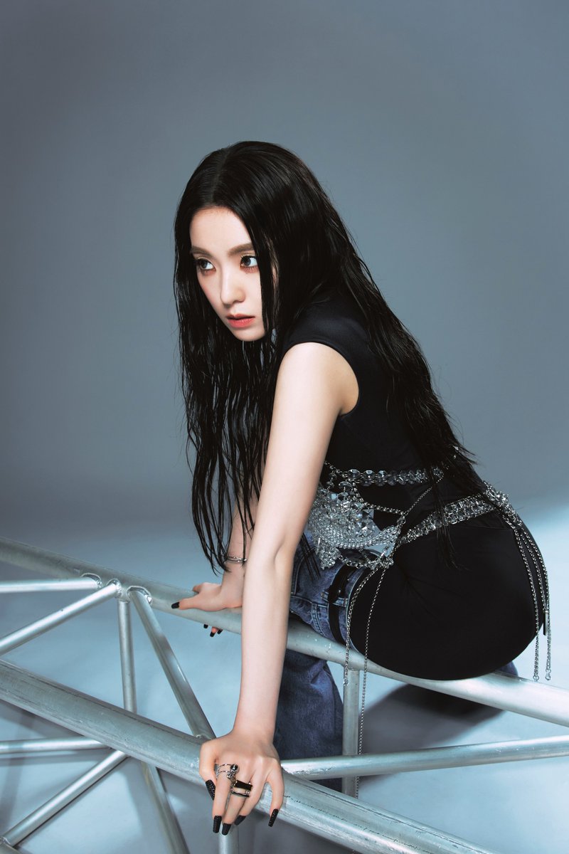 SeulRene_RV23's tweet photo. TOT  

TILT MV IMAGE 2 
 #ASEUL2_D4 https://t.co/mTKJB3X0kV