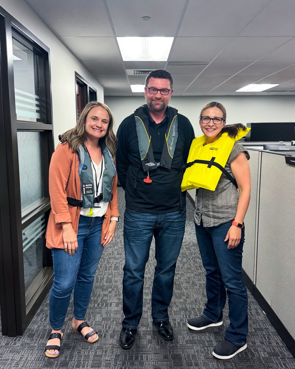 teamfishtv's tweet image. Safety looks good on us.​
We’re kicking off Safe Boating Week @MercuryMarine (May 17-23) by sporting our favorite PFDs at the office because staying safe on the water starts on land.​
#WearIt #SafeBoatingWeek Brunswick Corporation
