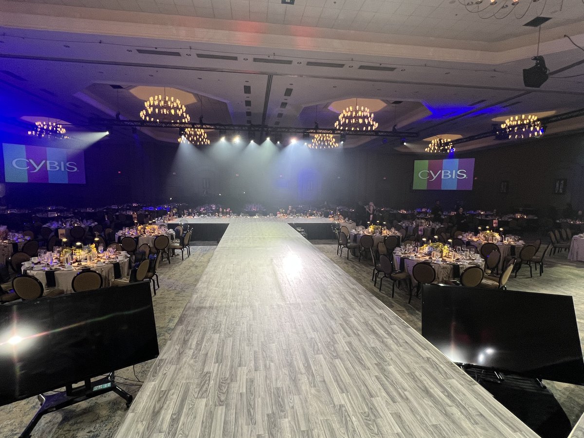 thinkcybis's tweet image. Cybis was honored to help bring this year's House of DIFFA to life with a custom stage design and runway that brought the action all the way to the audience’s dinner table!  All in support of the vital work led by @DIFFADallas 

#thinkcybis #HouseOfDIFFA #liveevents #eventprofs