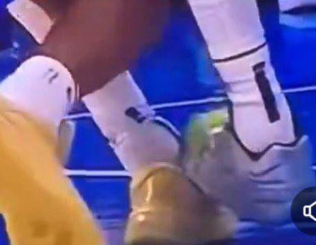 starrca2323's tweet photo. @DomClare He got his foot stepped on! https://t.co/AaOl2Dwfh2