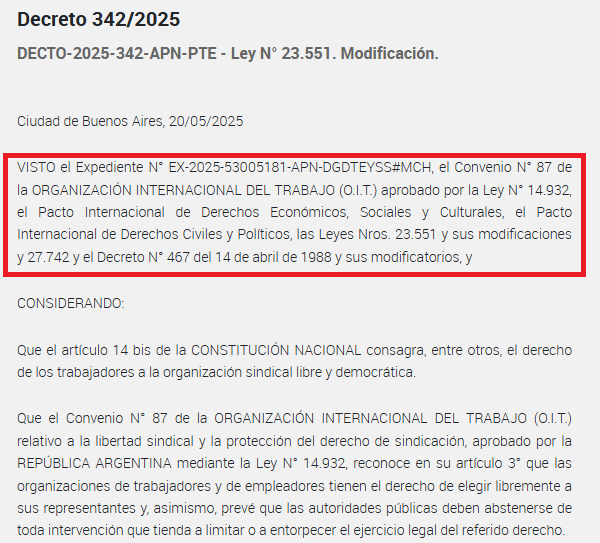 MartnPeiretti1's tweet photo. 🚨AHORA🚨 El gobierno fascista de Milei acaba de eliminar con los Decretos 340 y 342, el derecho a huelga y habilita la intervención indiscriminada de sindicatos ampliando la lista de servicios esenciales. Esta idea es de Federico Sturzenegger. ¿La oposición va a decir algo?. https://t.co/DfusBWpsKJ