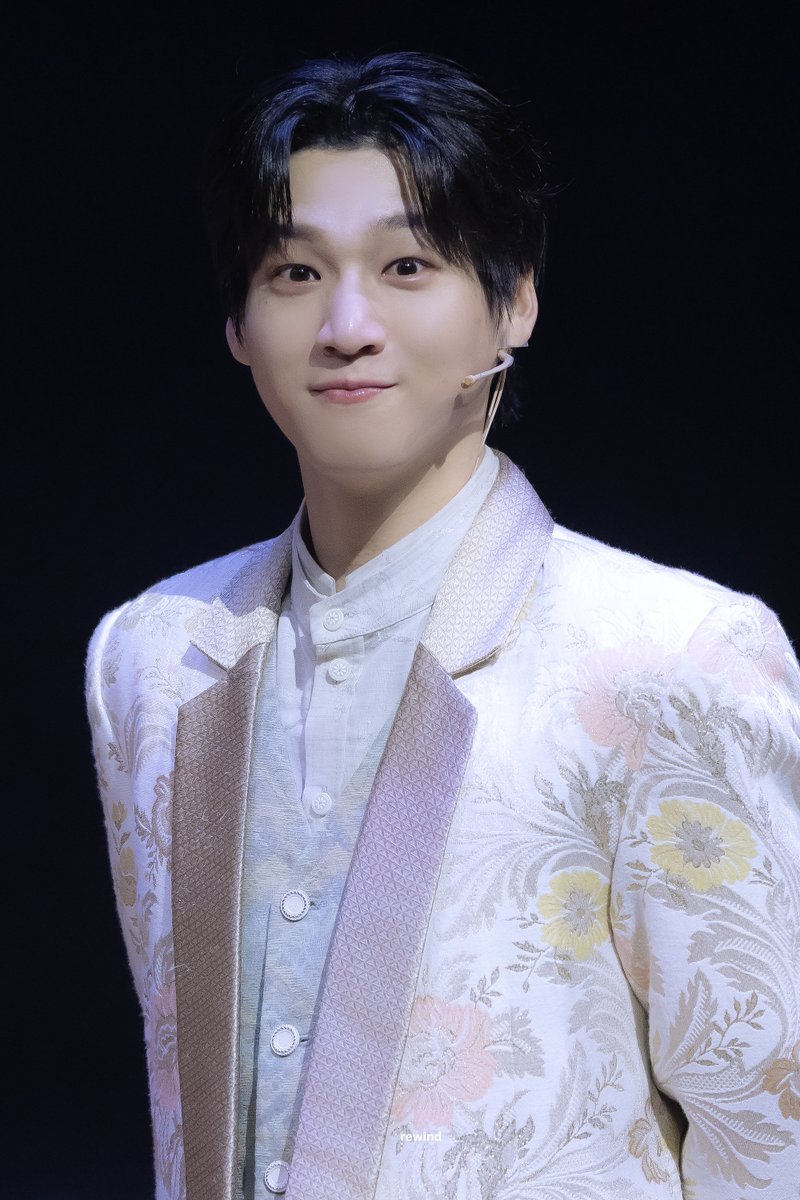 rewind_zip's tweet photo. 250521 와일드 그레이 무대인사     

알프레드 더글라스 役 #김리현 배우님 https://t.co/2l1cHsfGj9