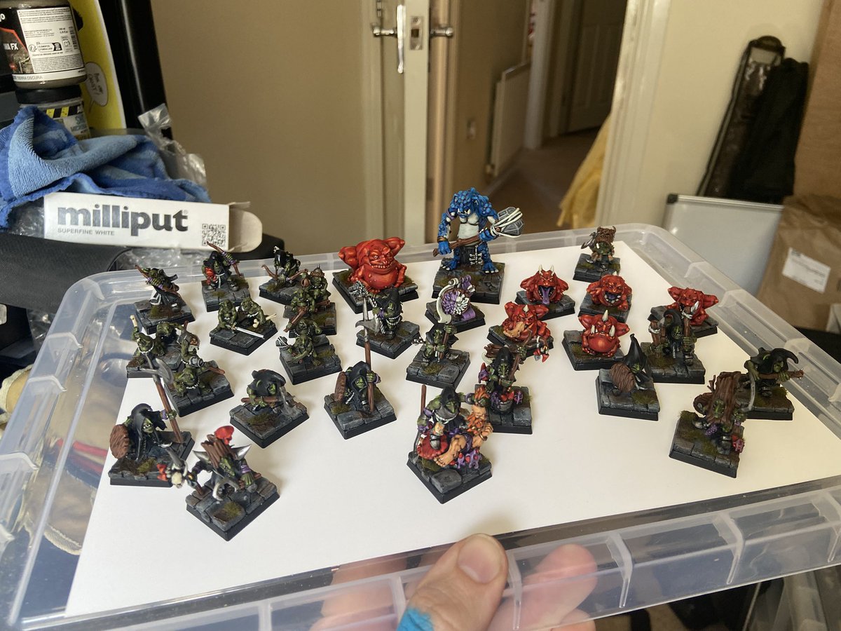Been painting up a #mordheim Warband for the last 2 weeks, finished off my reinforcements over lunch and hopefully that’s most of what I’ll need all sorted. I’ll grab some real photos later