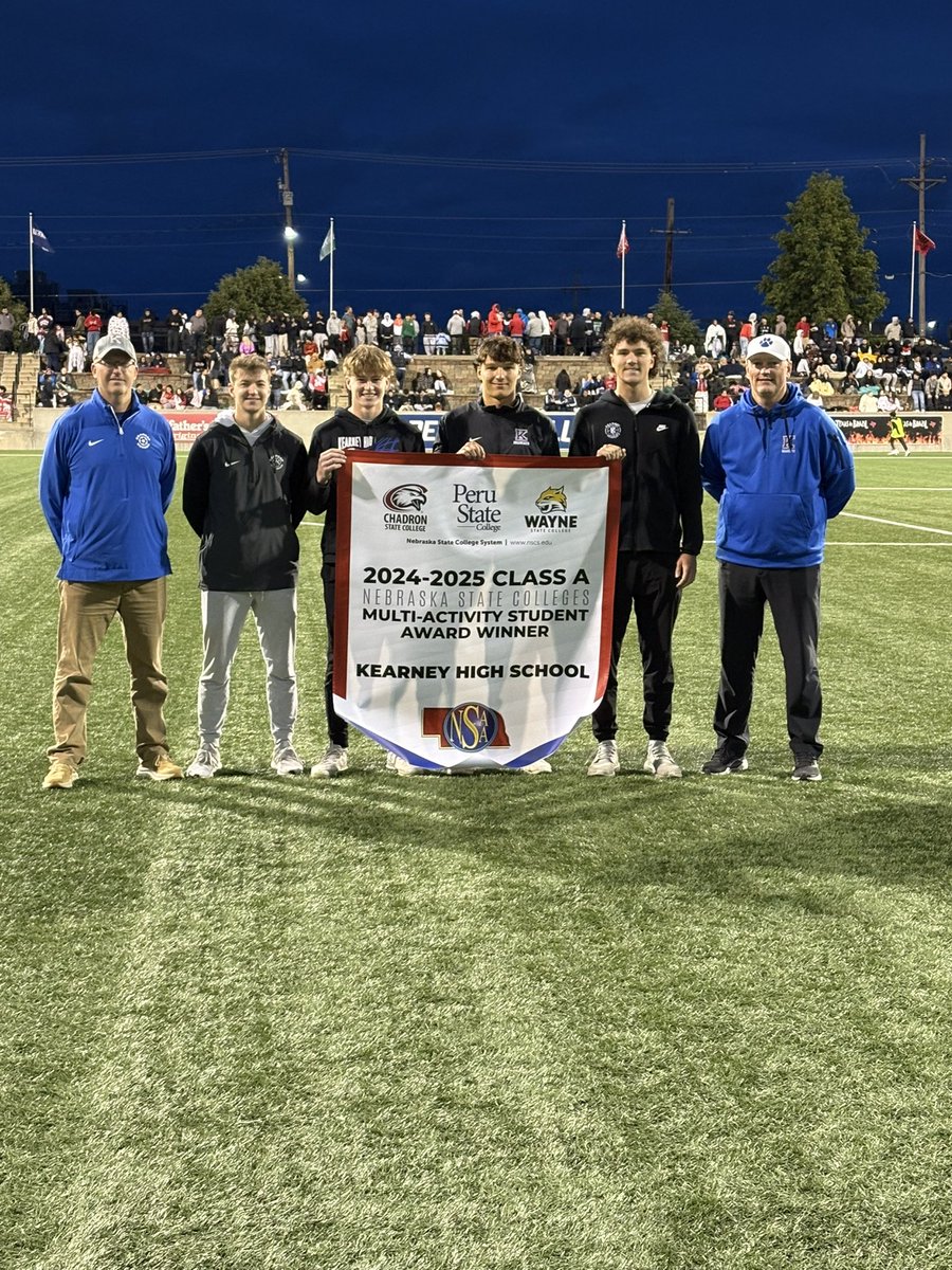 ryanhogue24's tweet photo. ‼️ #PROUD 🐾 We always say that this is the Kearney Way &amp; we mean it.  That said, it takes a community to get behind this philosophy when so many other Class A schools are becoming more and more specialized!  Proud to be a Bearcat! #TheKearneyWay @KearneyBearcats @KHSBoosterClub https://t.co/yL2bPumBS4