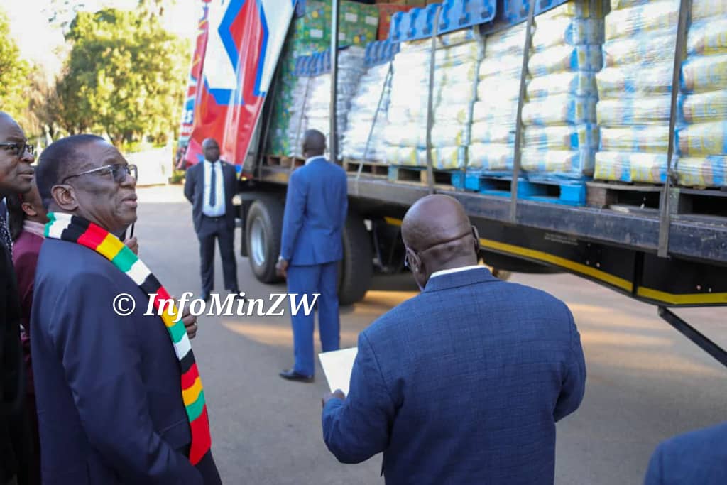 Tariro Munengoni (@tmunengoni) on Twitter photo This afternoon, His Excellency <a href="/edmnangagwa/">President of Zimbabwe</a> received a donation of various groceries from local businessman Tinanshe Mahohwa, intended for distribution to underprivileged communities. The donation includes items such as rice, salt, flour, soft drinks, and biscuits, among others. This afternoon, His Excellency <a href="/edmnangagwa/">President of Zimbabwe</a> received a donation of various groceries from local businessman Tinanshe Mahohwa, intended for distribution to underprivileged communities. The donation includes items such as rice, salt, flour, soft drinks, and biscuits, among others.