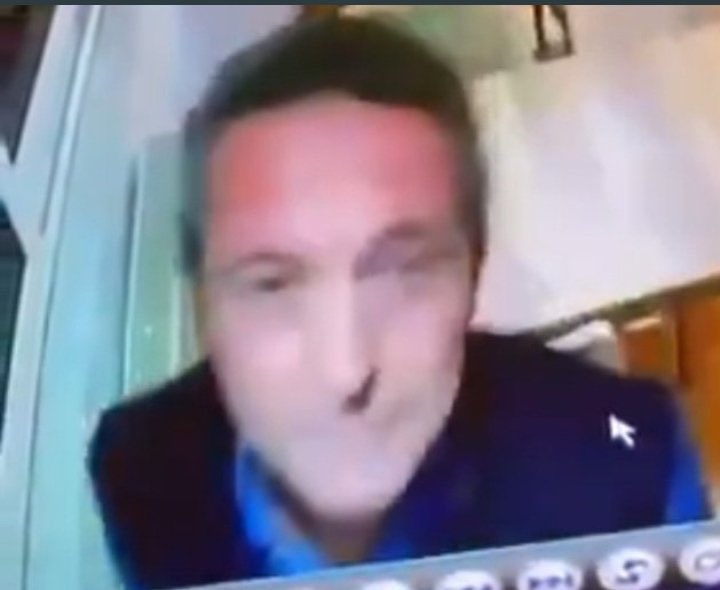 Sen benim balığ köpegisini gördın.