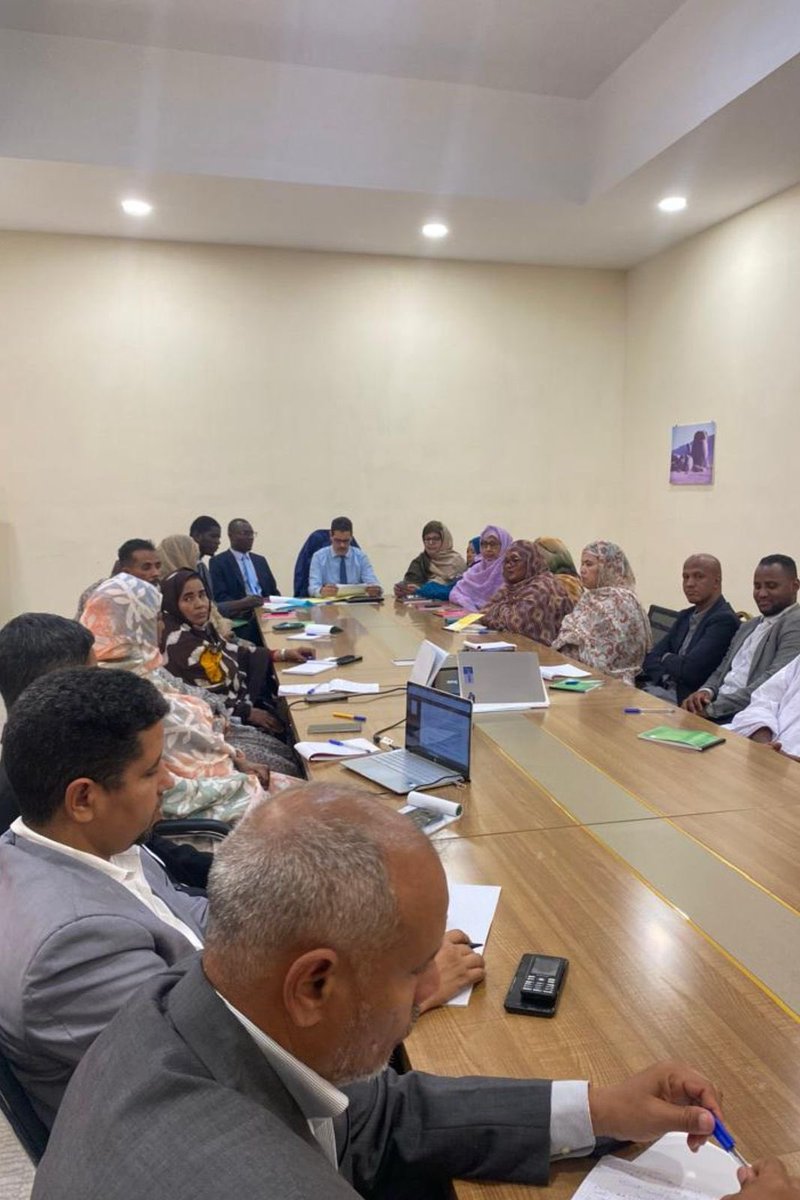نظمت الأكاديمية الدبلوماسية دورة تكوينية حول "اللجان المشتركة والمشاورات السياسية" يومي 19-20 مايو 2025، موجهة للموظفين الدبلوماسيين فى الإدارة المركزية . تناولت في اليوم 1: تحضير وتنظيم ومتابعة أشغال اللجان المشتركة، 
و في اليوم 2: تحضير وتنظيم المشاورات السياسية الثنائية.