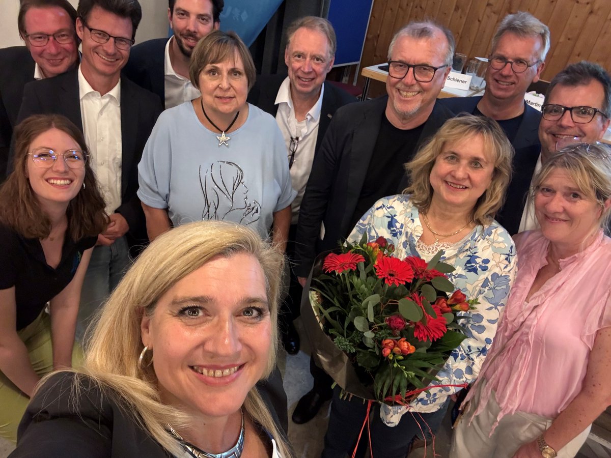 Danke für das starke Zeichen des Zusammenhalts!
Gratulation an das neu gewählte Kreisvorstandsteam der CSU Bamberg-Stadt – mit Prof. Gerhard Seitz an der Spitze. Jetzt heißt es: Blick nach vorn! Gemeinsam gestalten wir Bamberg – lebenswert, stark und nah an den Menschen.