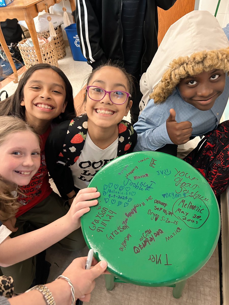 Miss Katie Thompson tweet media