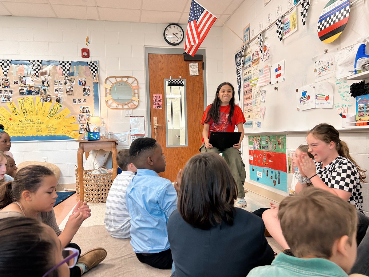 Miss Katie Thompson tweet media