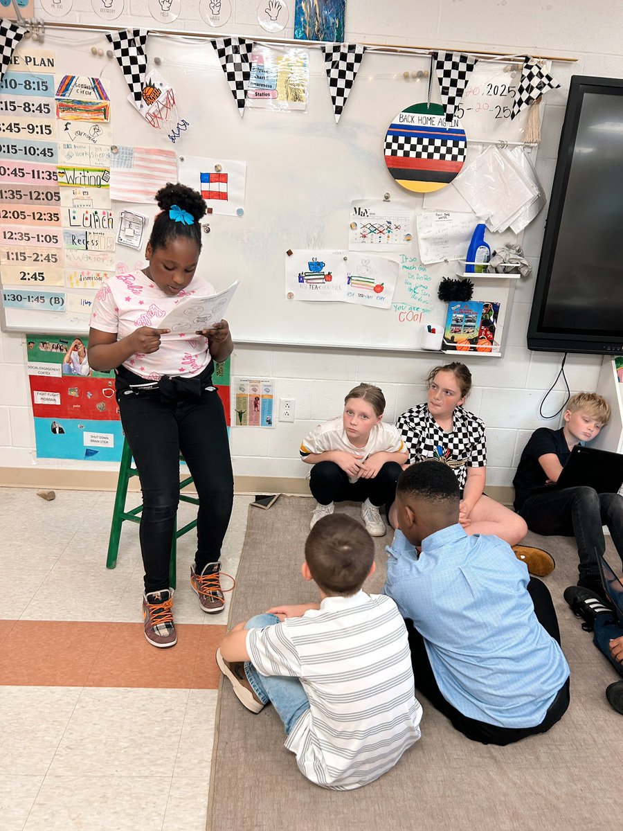 Miss Katie Thompson tweet media