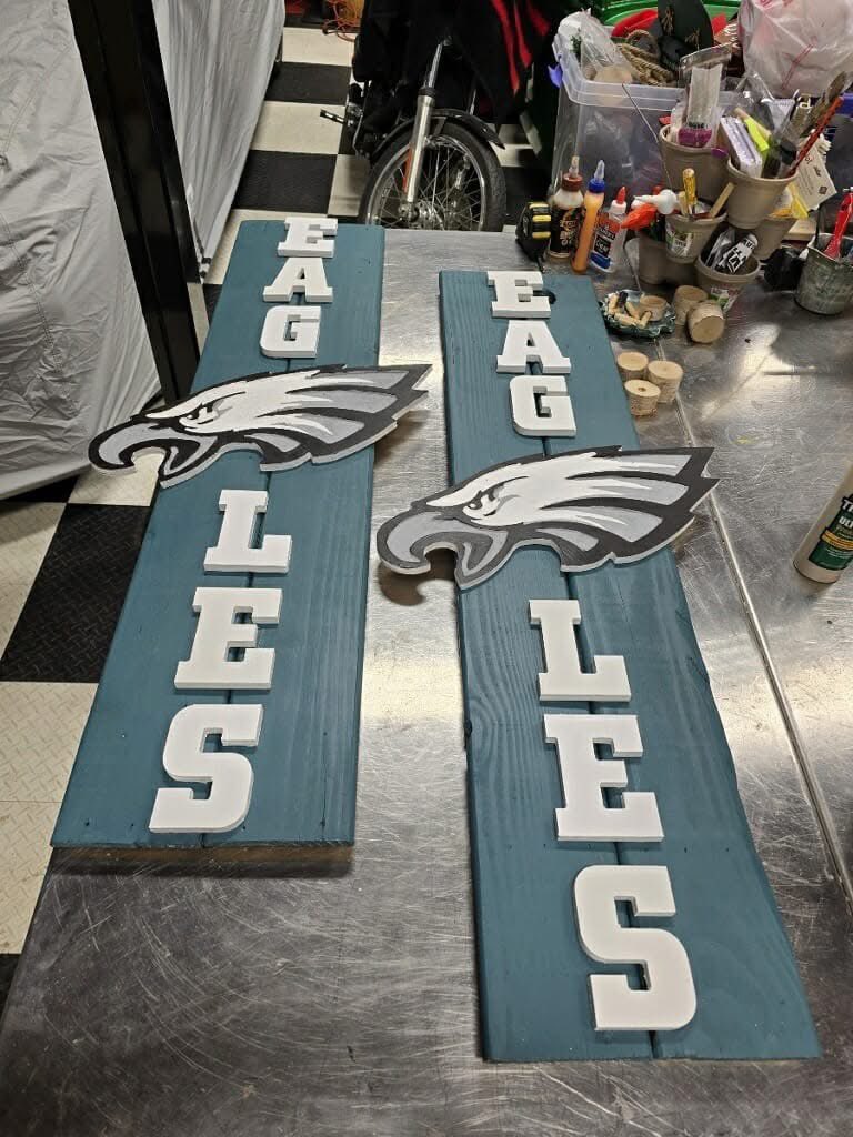 Attention Philadelphia Eagles enthusiasts! Fresh from our woodworking shop! $50 :)

#eagles #nfl #Pennsylvania