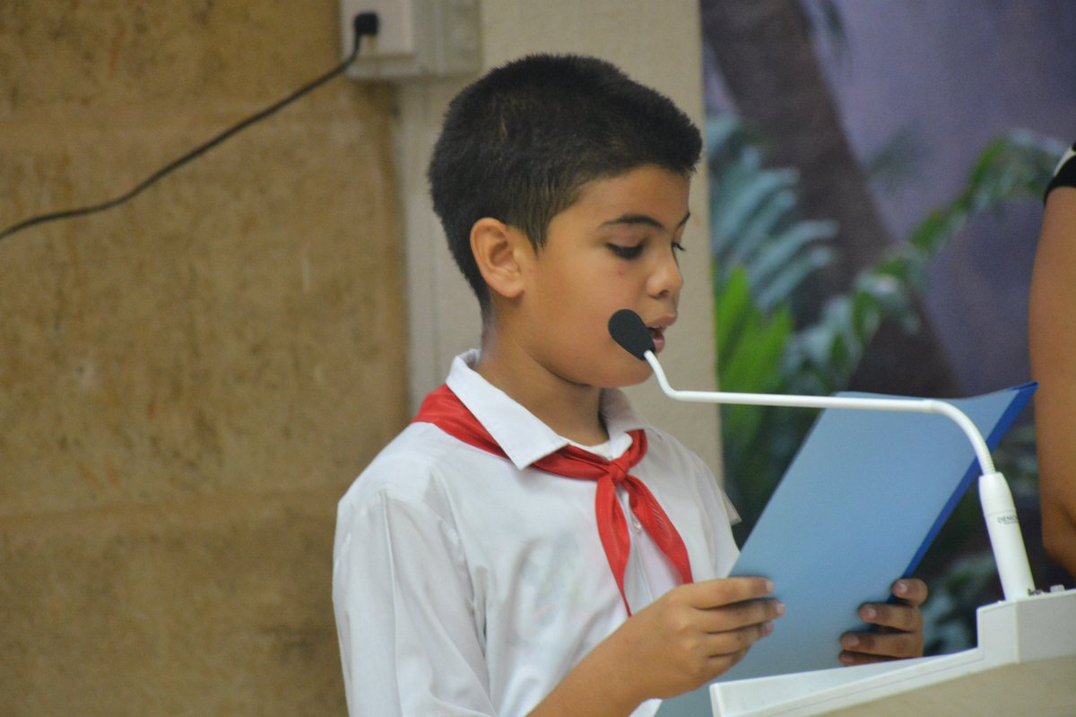 Queremos felicitar a todos los niños y niñas que participaron en el concurso “Martí, mi amigo sincero” por su entusiasmo, esfuerzo y creatividad. Cada uno de ustedes ha aportado una mirada única y valiosa al homenaje a Martí.