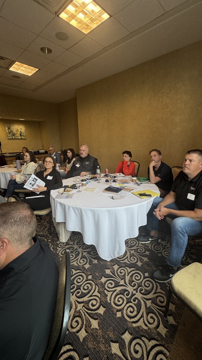 WellbornCabinet's tweet photo. Our Design Workshop in Perrysburg, OH was a huge success!
Tim the Trainer delivered a day full of insights, collaboration, and cabinetry expertise.
#WellbornCabinet #DealerTraining #DesignWorkshop #KitchenDesign https://t.co/2QD2Ccv2Lp