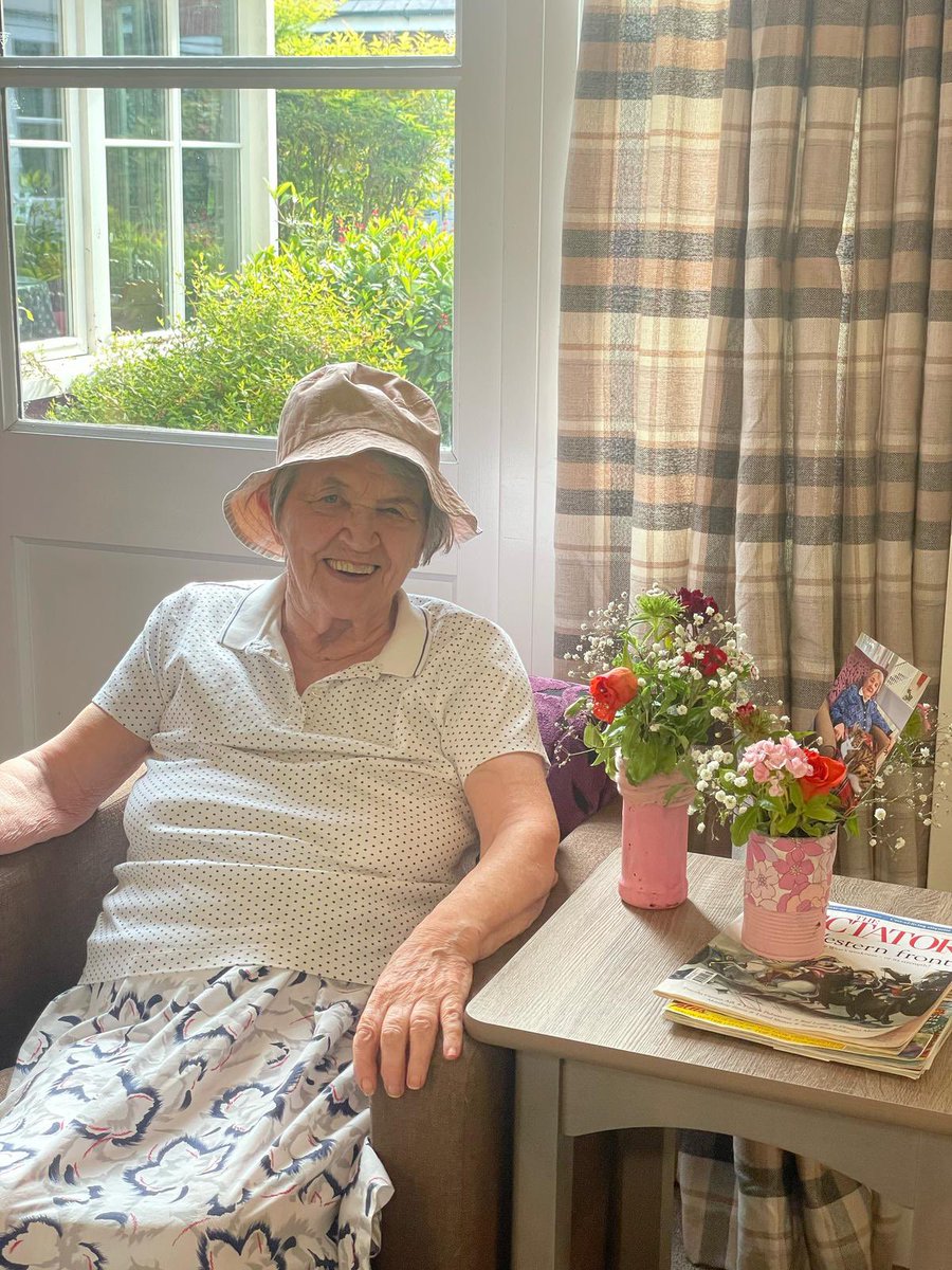 Flowers in their hands, sunshine in their smiles 🌺😊 #StMarysCareHome #ResidentSmiles #GardeningJoy #happiness <a href="/AnchorLaterLife/">Anchor</a>